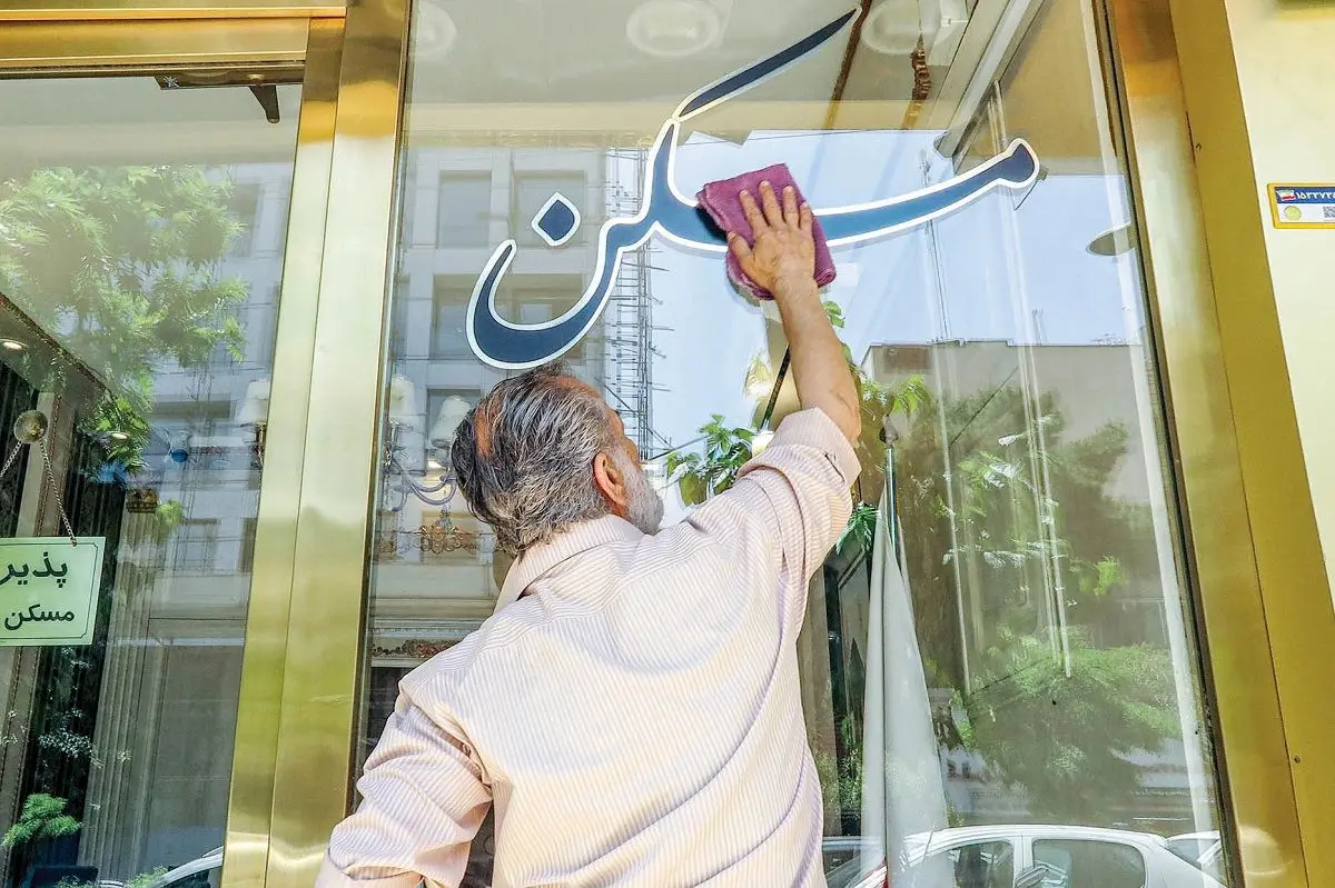 ترفندهای-جدید-دلالی-در-بازار-ملک-گزارش-میدانی-روزنامه-هم‌میهن-از-بازار-مسکن-نشان-می‌دهد-به-دنبال-کاهش-تعداد-معاملات-سودجویی-واسطه‌ها-افزایش-یافته-است